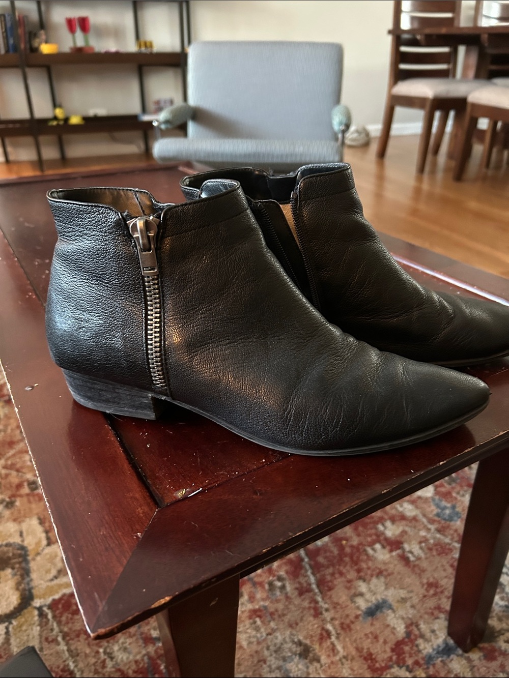 Naturalizer Black Leather Pointed Ankle Booties with Side Zip